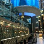 Aquadom – огромный аквариум в холле Radisson Blu Hotel 